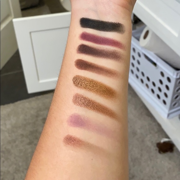 Makeup - Picture 3 of 4